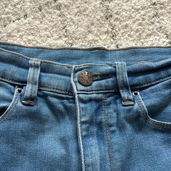 BDG Twig Super High Rise Jeans 27W Light Blue - Picture 9 of 10